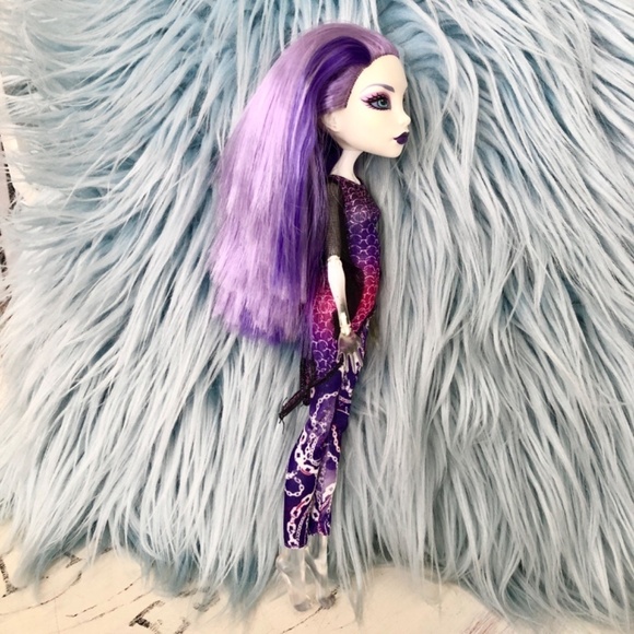 Monster High Doll, Spectra Vondergeist, Picture Day Doll, 2009 - Picture 8 of 11
